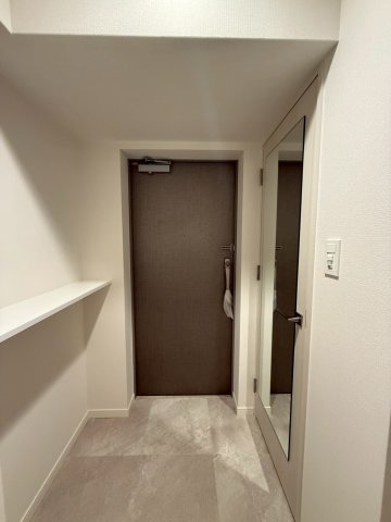 スプランディッド大阪EASTの玄関写真