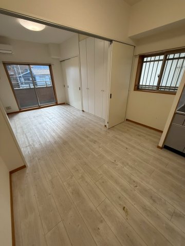 CITY SPIRE難波WESTの居間写真