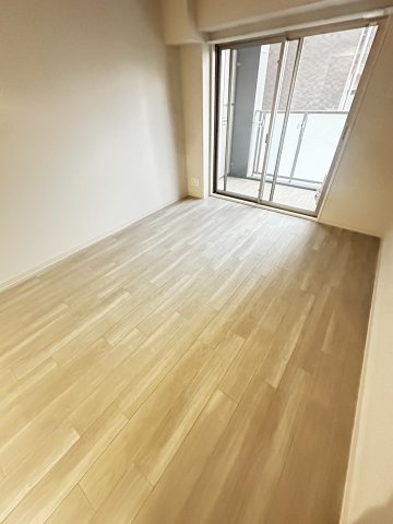 Alivisドーム前の居間写真