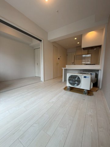 スプランディッド玉造の居間写真