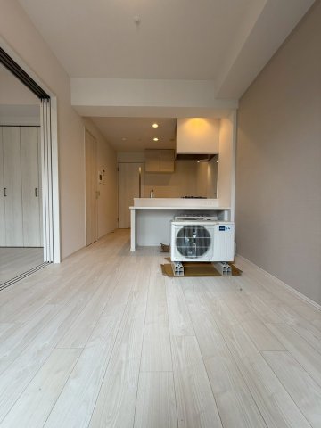 スプランディッド玉造の居間写真