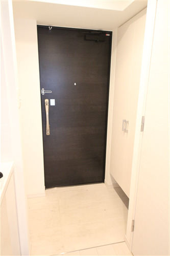 S-RESIDENCE新大阪WESTの玄関写真