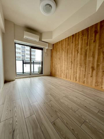 プレサンス大国町ラヴェニールの居間写真