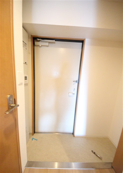 SERENiTE-04の玄関写真