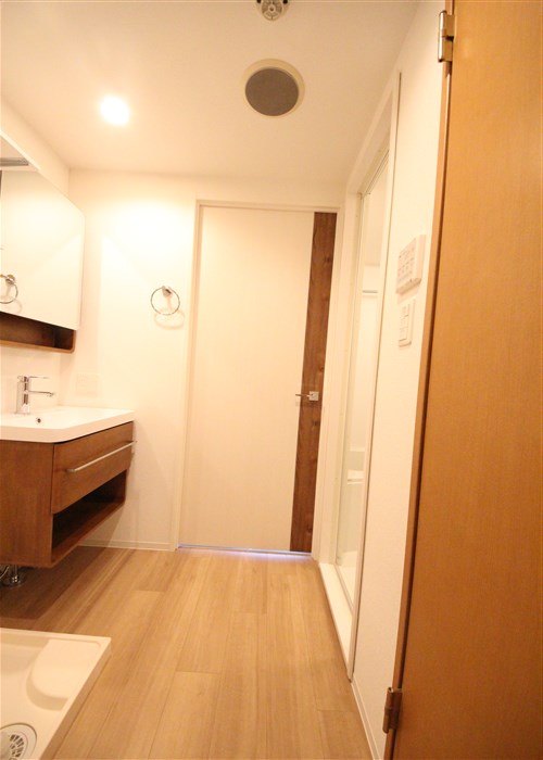 SERENiTE-04の内装写真
