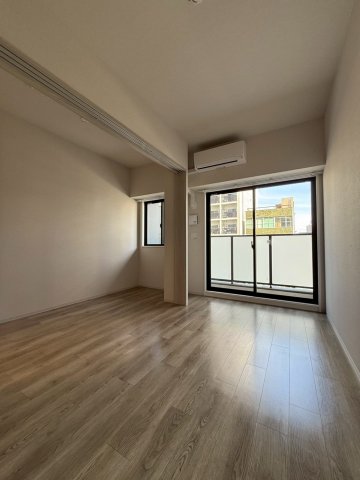 Alivis九条の居間写真