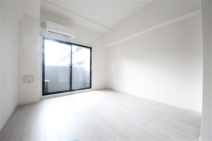 S-RESIDENCE天満Gracisの居間写真