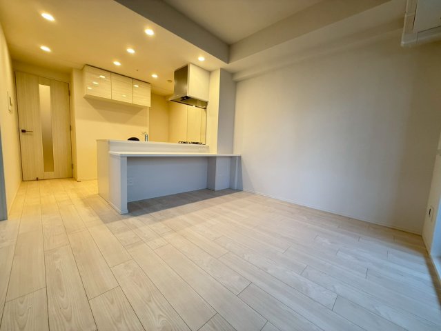 スプランディッド大阪EASTの居間写真