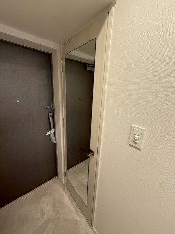 スプランディッド大阪EASTの玄関写真