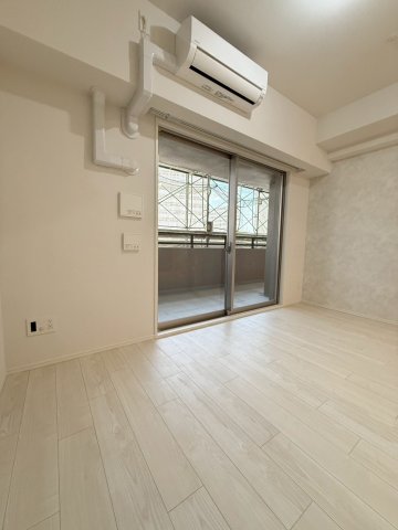 スプランディッド大阪EASTの居間写真