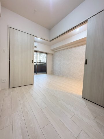 スプランディッド大阪EASTの内装写真