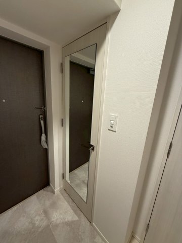 スプランディッド大阪EASTの玄関写真