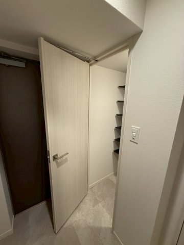 スプランディッド大阪EASTの玄関写真