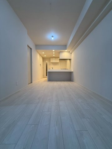スプランディッド大阪EASTの居間写真