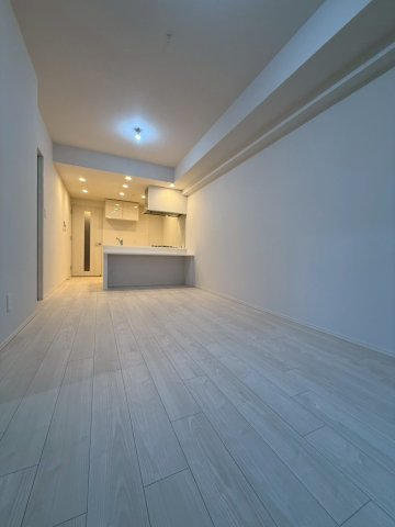 スプランディッド大阪EASTの居間写真