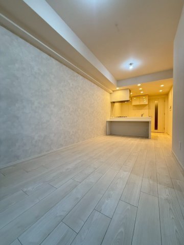 スプランディッド大阪EASTの居間写真