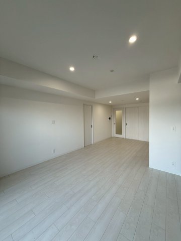 Alivis野田阪神の居間写真