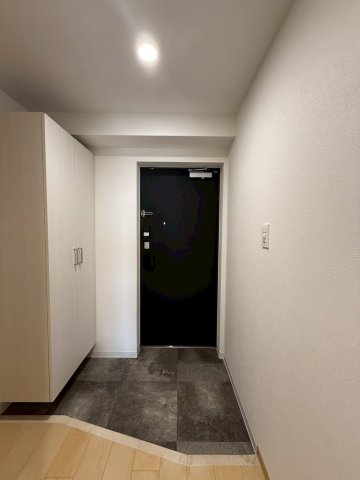 Alivis野田阪神の玄関写真