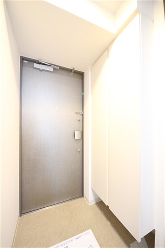 JMFレジデンス大阪福島の玄関写真