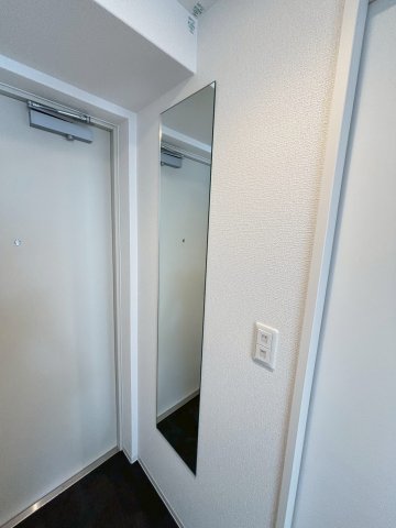 セレニテ新大阪グランデ ミリューの玄関写真