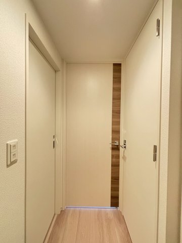 セレニテ新大阪グランデ ミリューの玄関写真