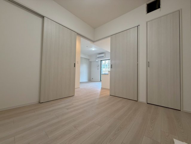 スプランディッド難波VIIの居間写真