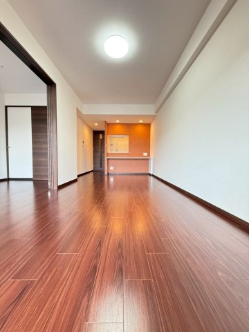 グランカーサ難波元町の居間写真