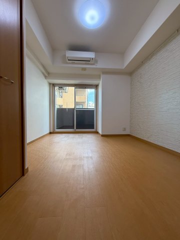 ONE ROOF FLAT TENJINBASHIの居間写真