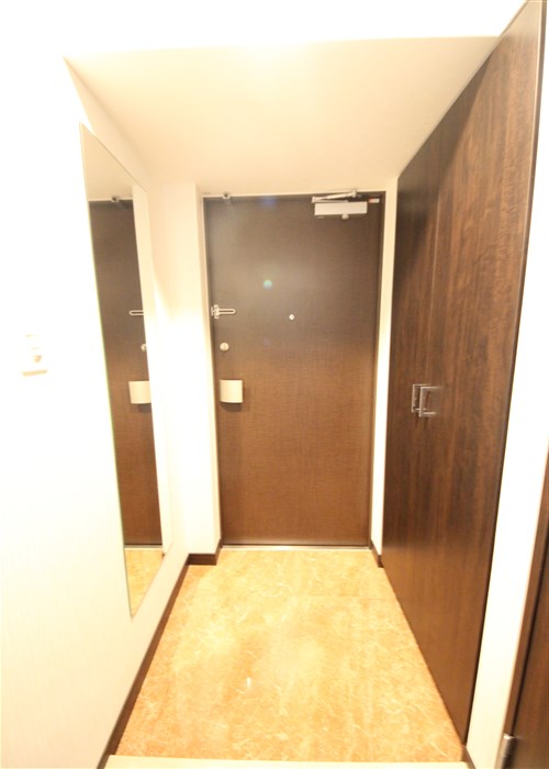 レオングラン本町橋の玄関写真