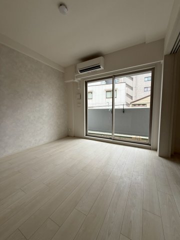 スプランディッド梅田WESTの居間写真