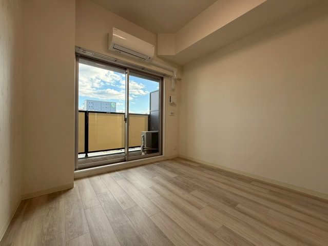 プレサンス DOMECITY コレーレの居間写真