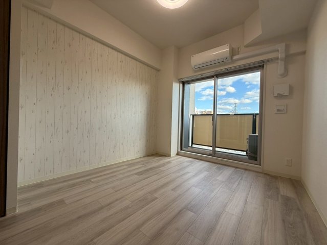 プレサンス DOMECITY コレーレの居間写真