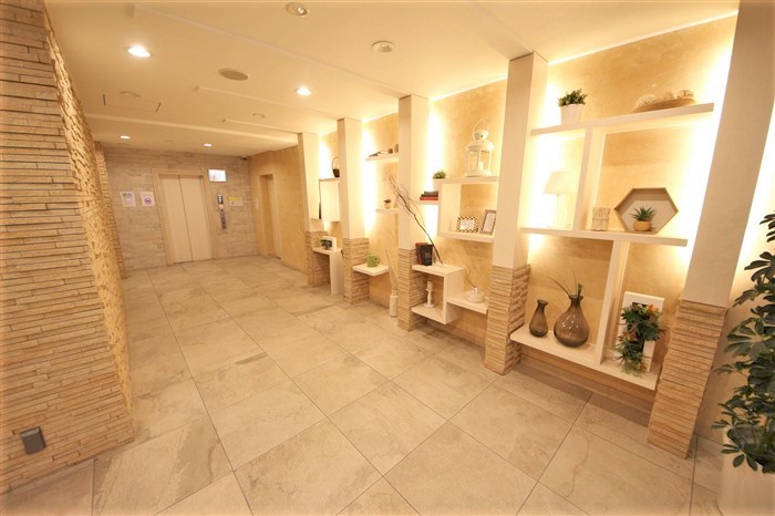 ラクラス長堀橋の玄関写真