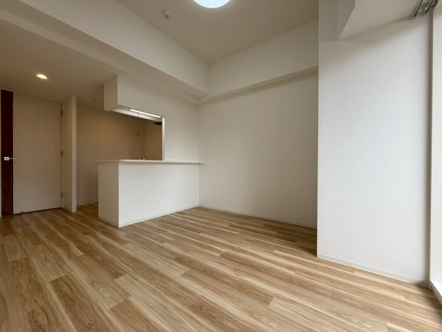セレニテ難波プリエの居間写真