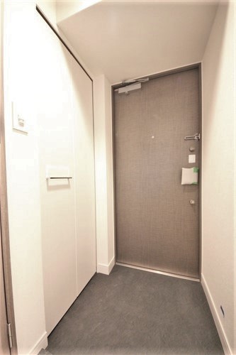 ファステート難波グランプリの玄関写真