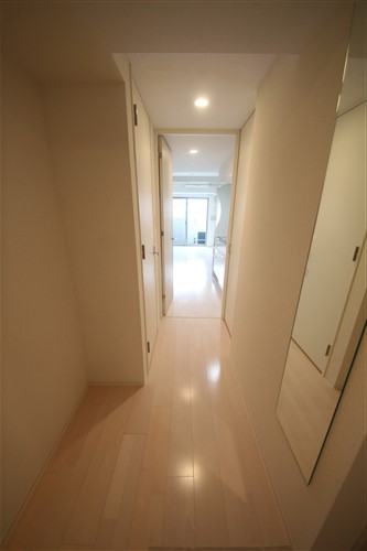SERENiTE本町refletの玄関写真