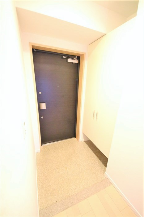 グランルージュ谷町六丁目の玄関写真