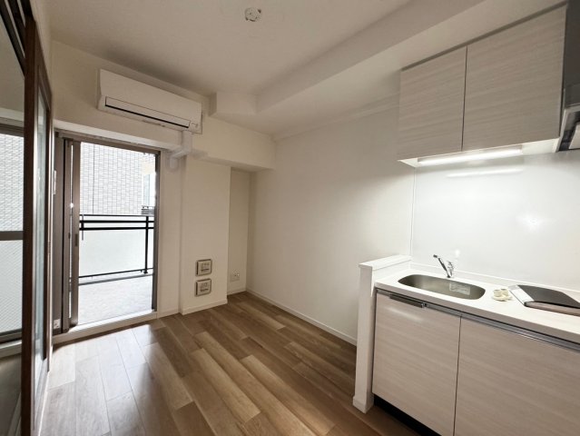 RISING Maison 本町橋の居間写真