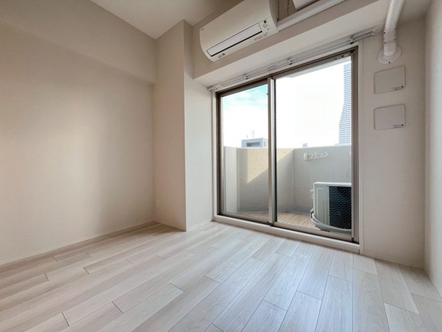エスリードレジデンス大阪弁天町の居間写真