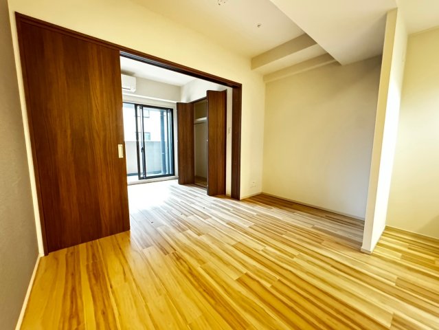 スプランディッド難波IIIの居間写真