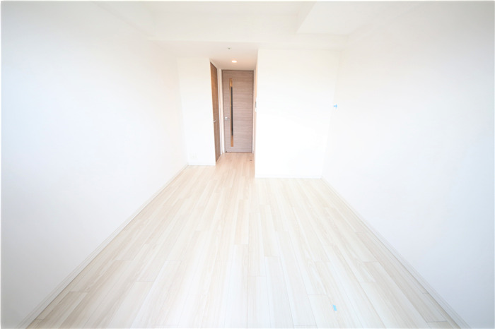 SーRESIDENCE新大阪WESTの居間写真