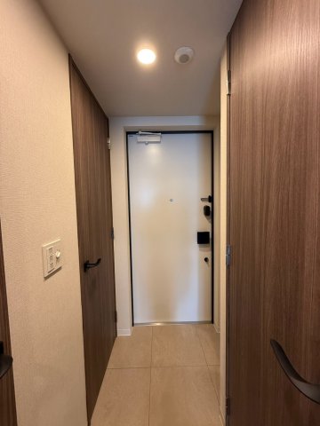 コンフォリア・リヴ本町WEST Qの玄関写真