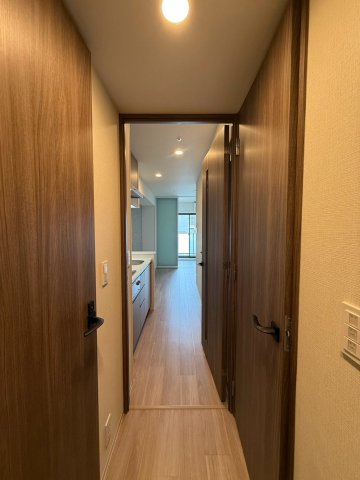 コンフォリア・リヴ本町WEST Qの玄関写真