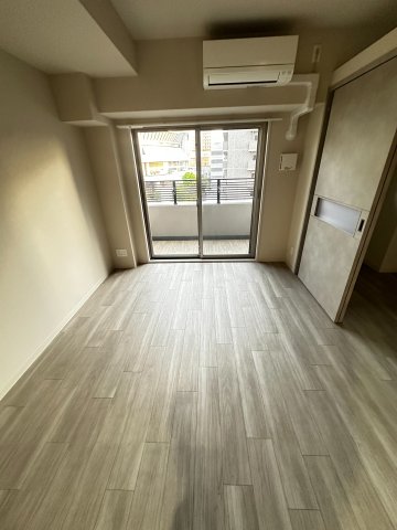 Alivisドーム前の居間写真
