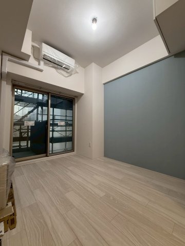 セレニテ谷町四丁目アリエの居間写真