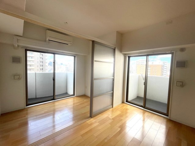 セレニテ上町台の居間写真