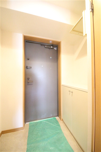 ONE ROOF FLAT FUKUSHIMAの玄関写真