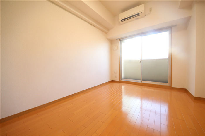 ONE ROOF FLAT FUKUSHIMAの居間写真