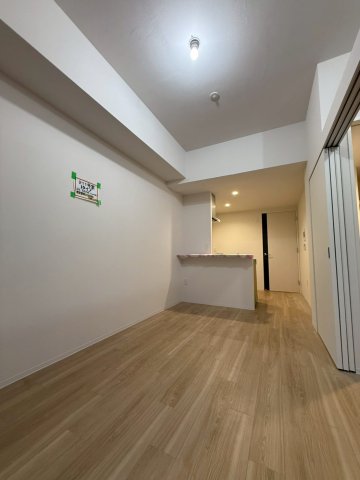 セレニテ谷町四丁目アリエの居間写真