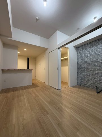 セレニテ谷町四丁目アリエの居間写真